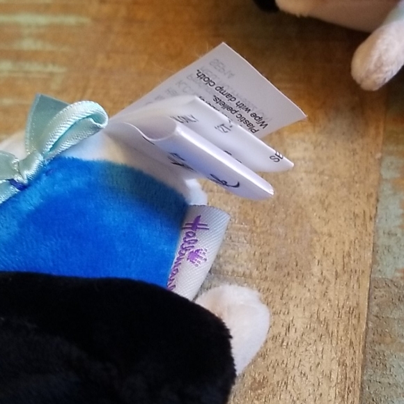 2 - Hallmark Itty Bittys - Picture 4 of 5